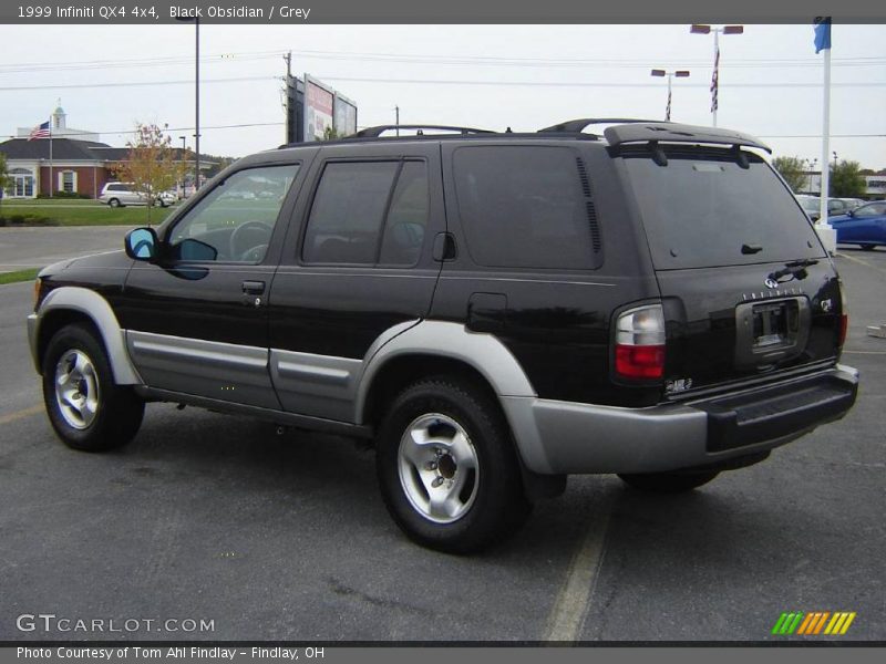 Black Obsidian / Grey 1999 Infiniti QX4 4x4