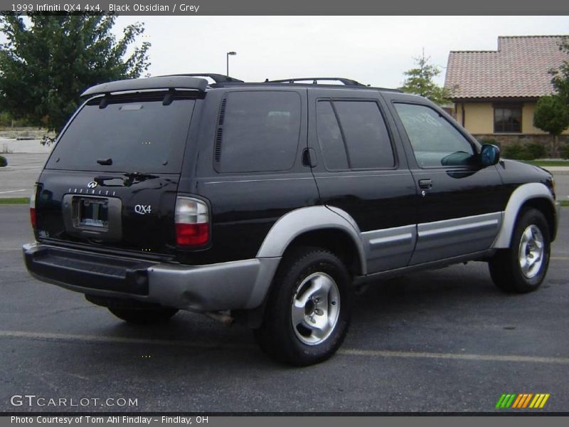 Black Obsidian / Grey 1999 Infiniti QX4 4x4