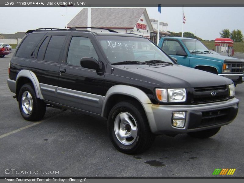 Black Obsidian / Grey 1999 Infiniti QX4 4x4