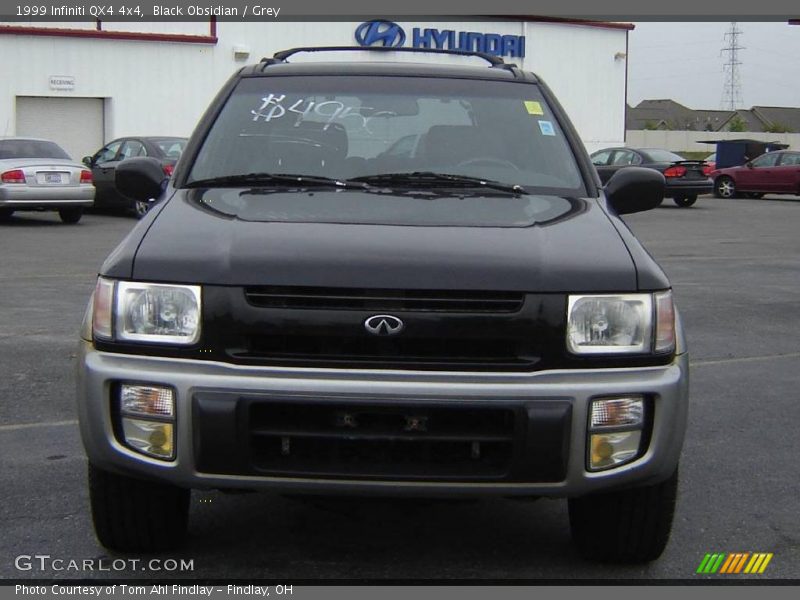 Black Obsidian / Grey 1999 Infiniti QX4 4x4