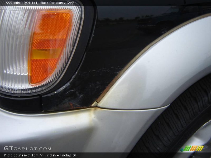 Black Obsidian / Grey 1999 Infiniti QX4 4x4