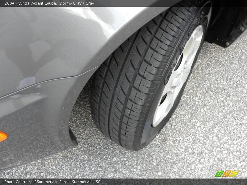 Stormy Gray / Gray 2004 Hyundai Accent Coupe