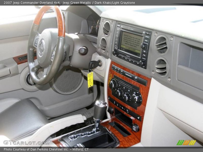 Jeep Green Metallic / Dark Khaki/Light Graystone 2007 Jeep Commander Overland 4x4