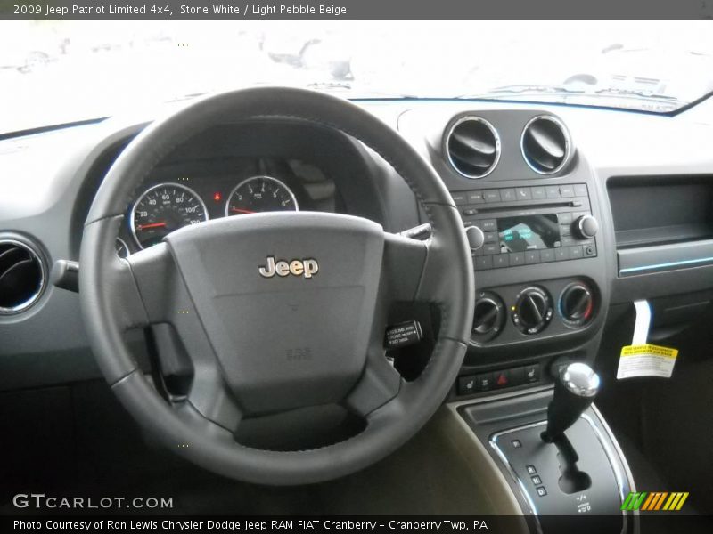 Stone White / Light Pebble Beige 2009 Jeep Patriot Limited 4x4