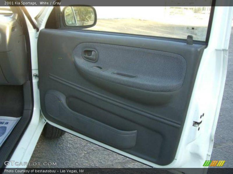 White / Gray 2001 Kia Sportage