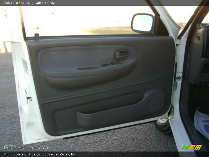 White / Gray 2001 Kia Sportage