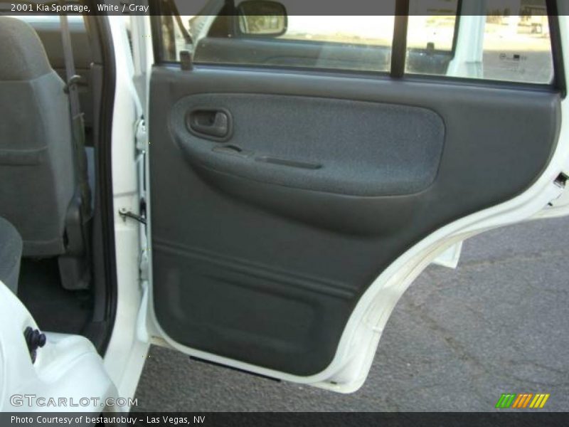 White / Gray 2001 Kia Sportage