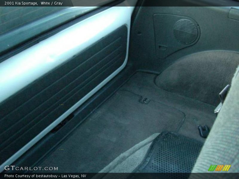 White / Gray 2001 Kia Sportage