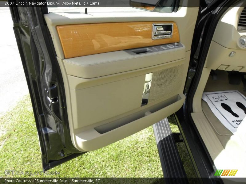 Alloy Metallic / Camel 2007 Lincoln Navigator Luxury