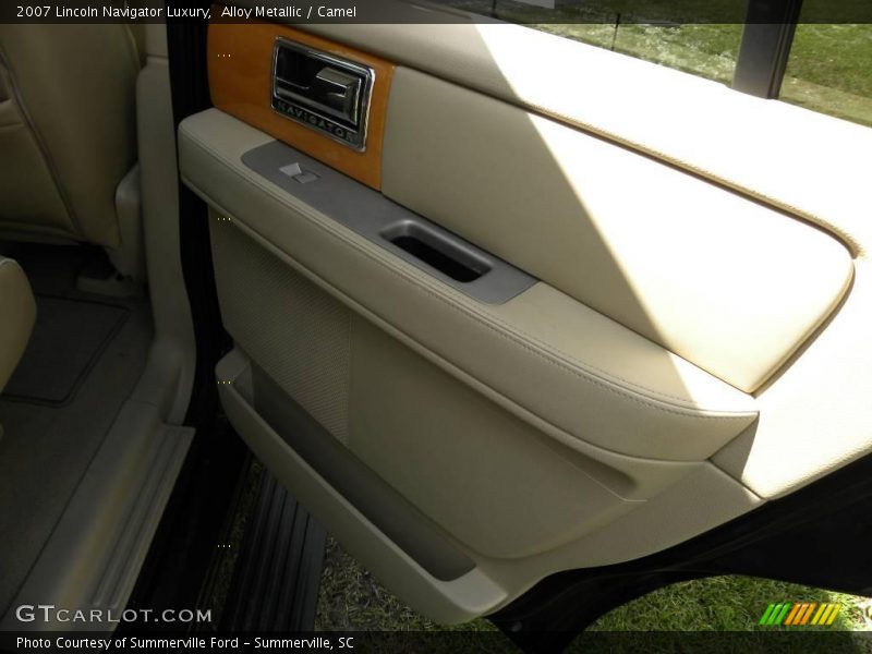 Alloy Metallic / Camel 2007 Lincoln Navigator Luxury