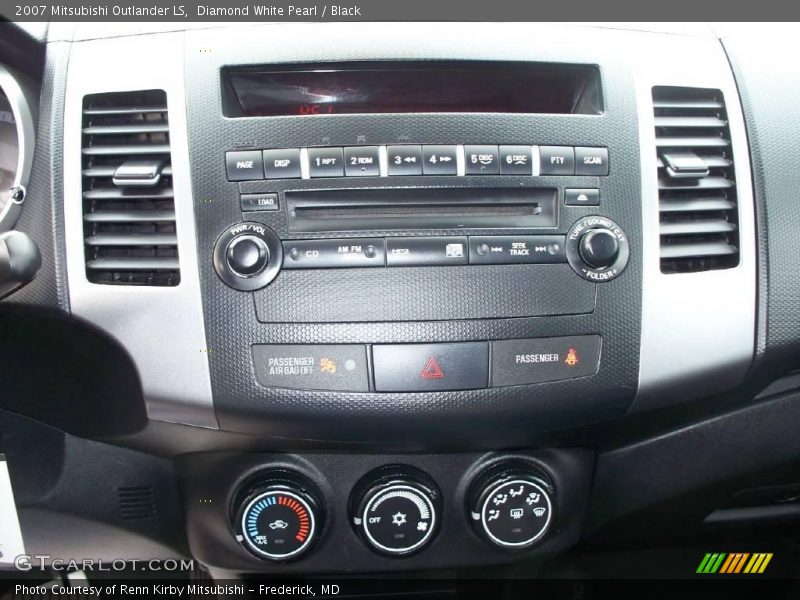 Diamond White Pearl / Black 2007 Mitsubishi Outlander LS