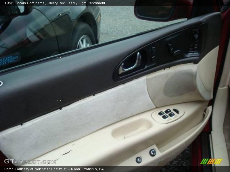Berry Red Pearl / Light Parchment 1996 Lincoln Continental