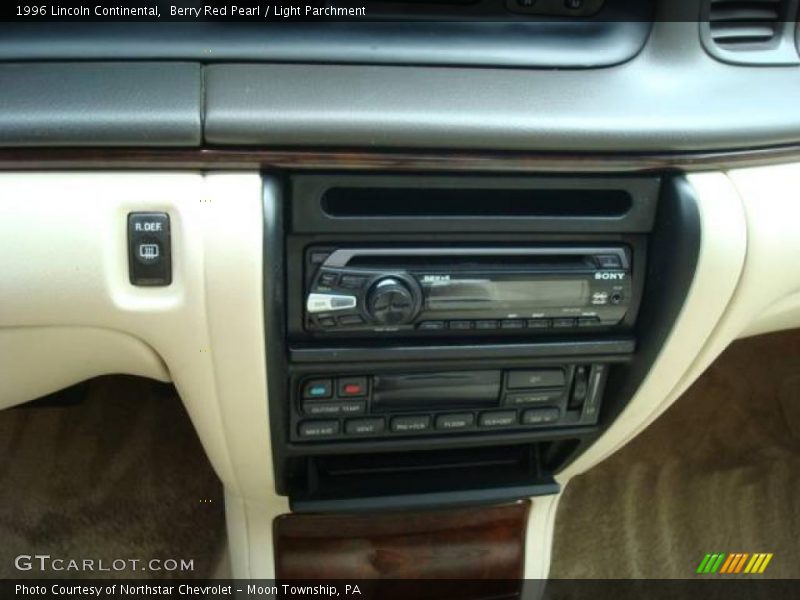 Berry Red Pearl / Light Parchment 1996 Lincoln Continental