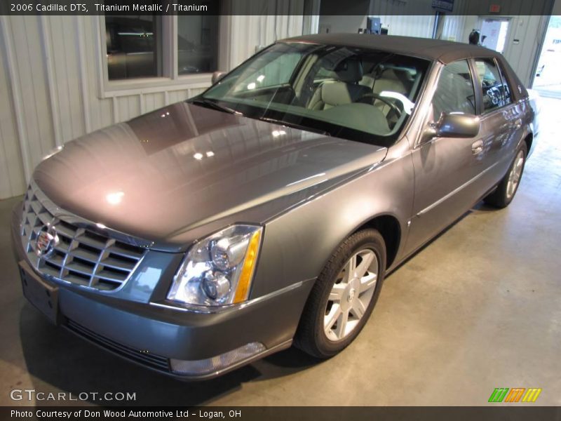 Titanium Metallic / Titanium 2006 Cadillac DTS