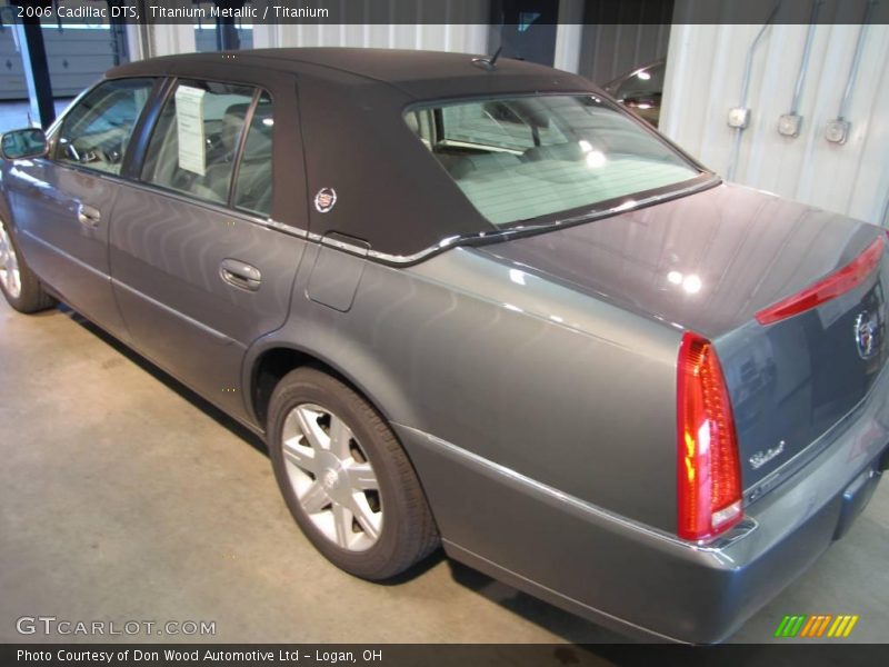 Titanium Metallic / Titanium 2006 Cadillac DTS