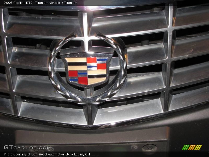 Titanium Metallic / Titanium 2006 Cadillac DTS