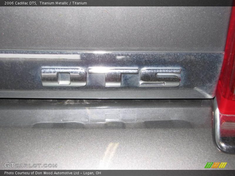 Titanium Metallic / Titanium 2006 Cadillac DTS