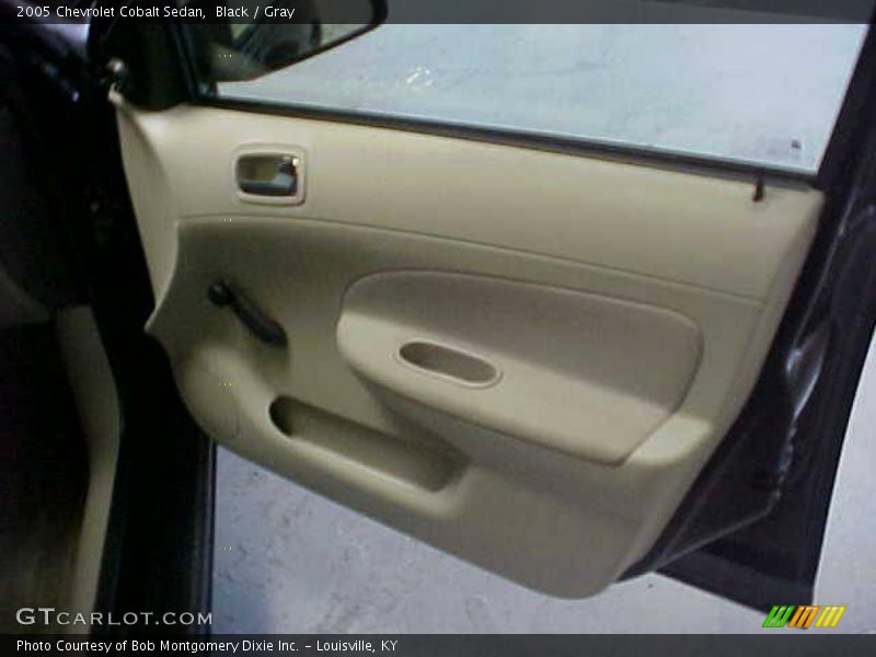 Black / Gray 2005 Chevrolet Cobalt Sedan