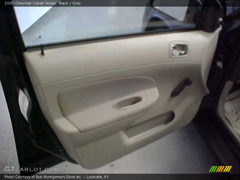 Black / Gray 2005 Chevrolet Cobalt Sedan