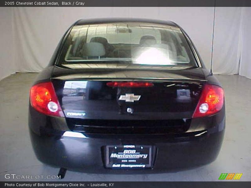 Black / Gray 2005 Chevrolet Cobalt Sedan