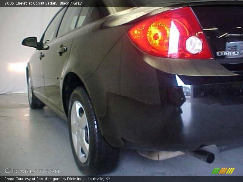 Black / Gray 2005 Chevrolet Cobalt Sedan