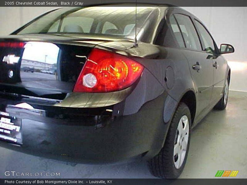 Black / Gray 2005 Chevrolet Cobalt Sedan
