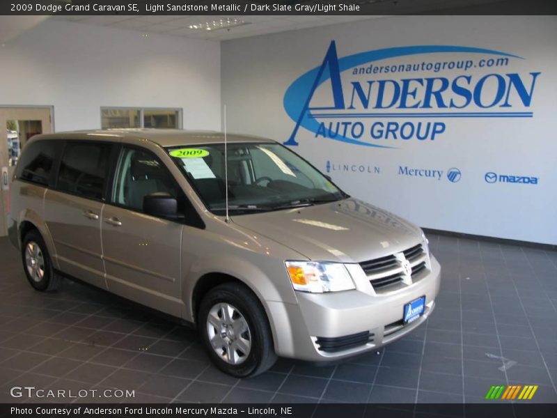 Light Sandstone Metallic / Dark Slate Gray/Light Shale 2009 Dodge Grand Caravan SE