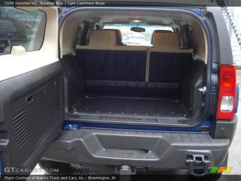 Superior Blue / Light Cashmere Beige 2006 Hummer H3