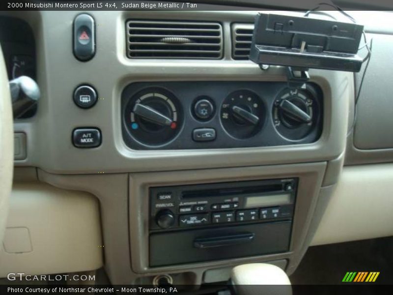 Sudan Beige Metallic / Tan 2000 Mitsubishi Montero Sport LS 4x4