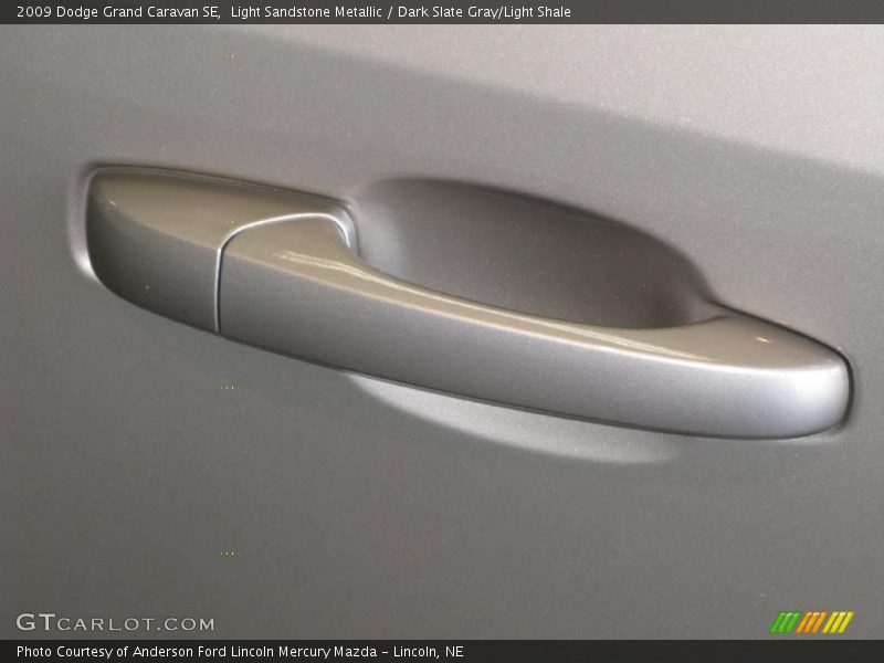 Light Sandstone Metallic / Dark Slate Gray/Light Shale 2009 Dodge Grand Caravan SE