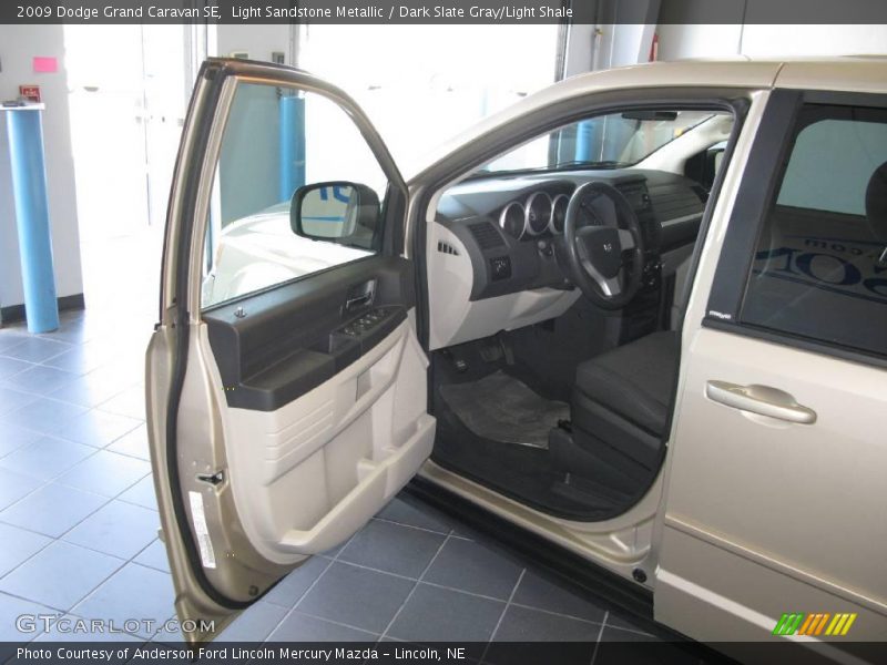 Light Sandstone Metallic / Dark Slate Gray/Light Shale 2009 Dodge Grand Caravan SE
