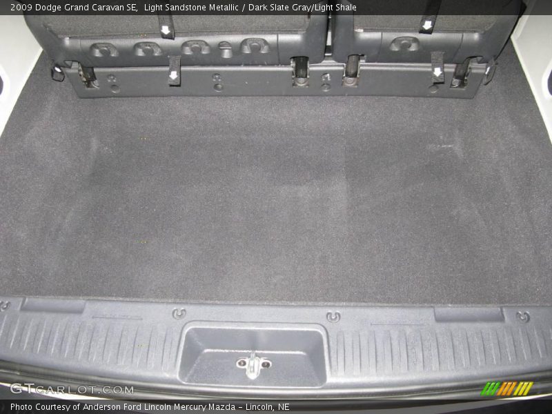 Light Sandstone Metallic / Dark Slate Gray/Light Shale 2009 Dodge Grand Caravan SE
