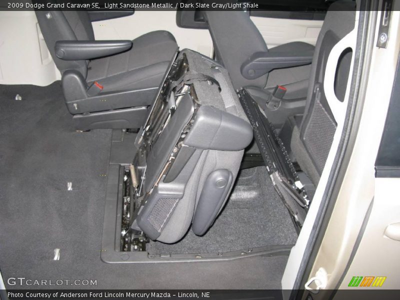 Light Sandstone Metallic / Dark Slate Gray/Light Shale 2009 Dodge Grand Caravan SE