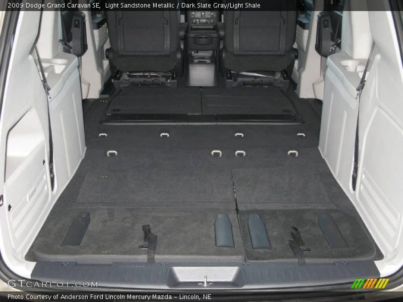 Light Sandstone Metallic / Dark Slate Gray/Light Shale 2009 Dodge Grand Caravan SE