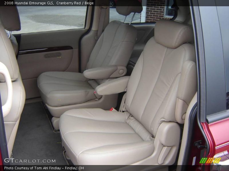 Cranberry Red / Beige 2008 Hyundai Entourage GLS