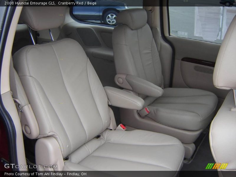 Cranberry Red / Beige 2008 Hyundai Entourage GLS