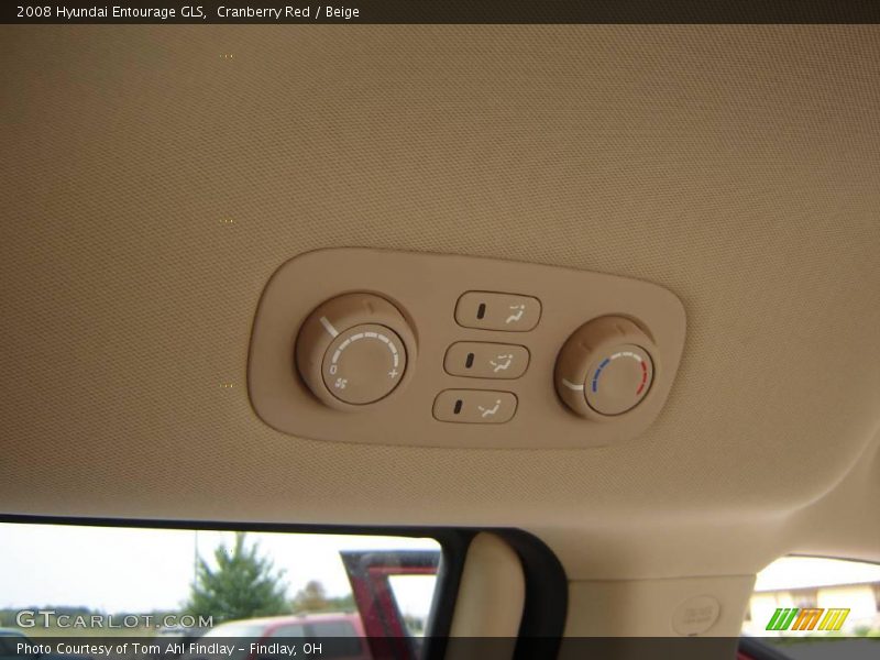 Cranberry Red / Beige 2008 Hyundai Entourage GLS