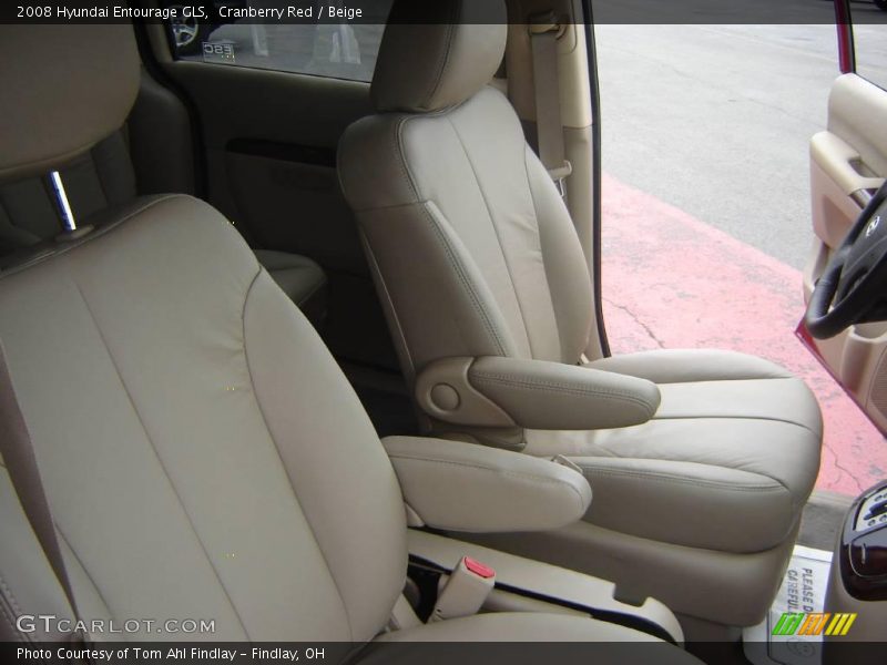 Cranberry Red / Beige 2008 Hyundai Entourage GLS