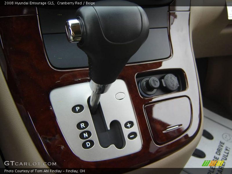 Cranberry Red / Beige 2008 Hyundai Entourage GLS