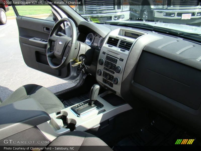 Silver Metallic / Charcoal 2008 Ford Escape XLT V6