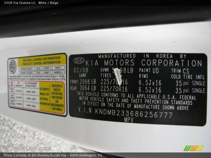 White / Beige 2008 Kia Sedona LX