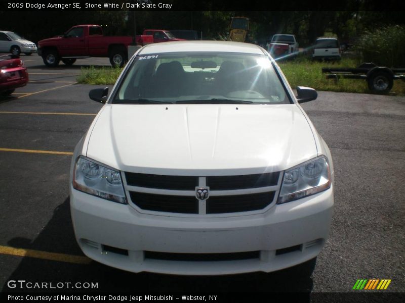 Stone White / Dark Slate Gray 2009 Dodge Avenger SE