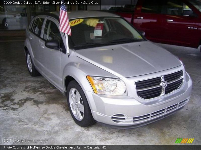 Bright Silver Metallic / Dark Slate Gray 2009 Dodge Caliber SXT