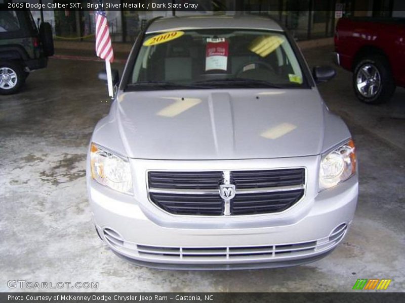 Bright Silver Metallic / Dark Slate Gray 2009 Dodge Caliber SXT