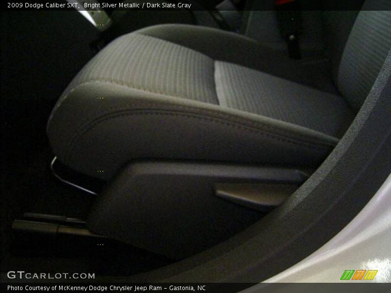 Bright Silver Metallic / Dark Slate Gray 2009 Dodge Caliber SXT