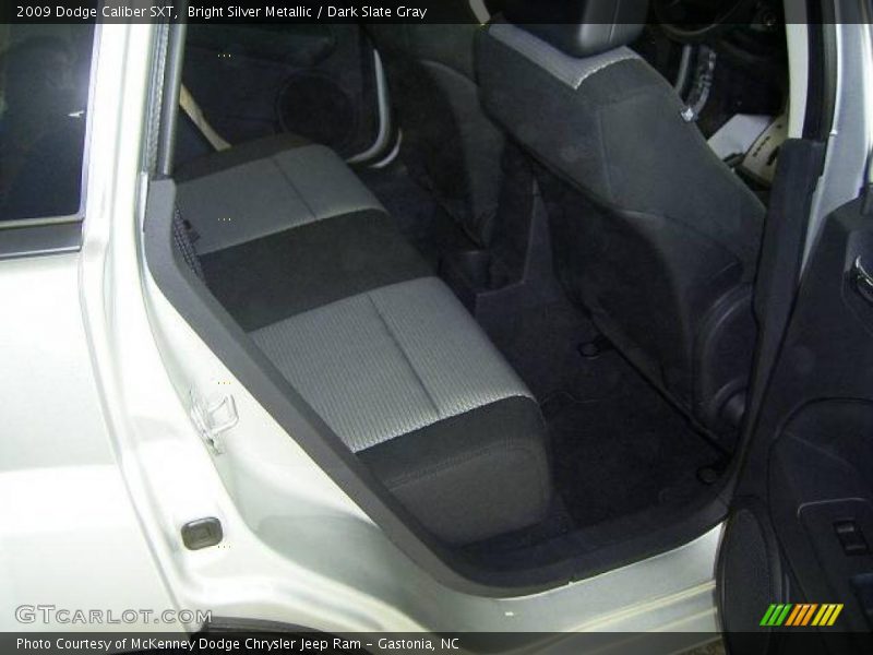 Bright Silver Metallic / Dark Slate Gray 2009 Dodge Caliber SXT