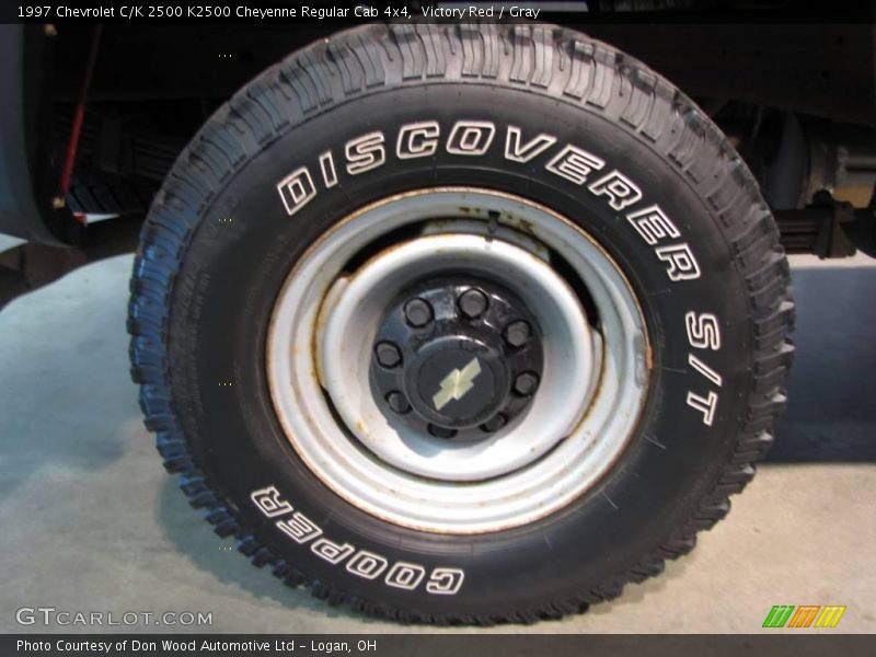 Victory Red / Gray 1997 Chevrolet C/K 2500 K2500 Cheyenne Regular Cab 4x4
