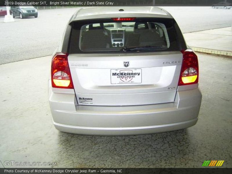 Bright Silver Metallic / Dark Slate Gray 2009 Dodge Caliber SXT
