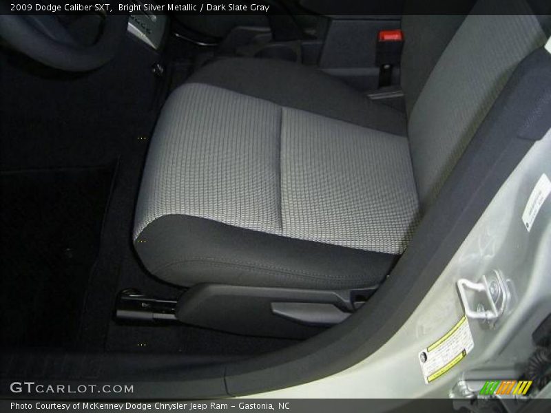 Bright Silver Metallic / Dark Slate Gray 2009 Dodge Caliber SXT