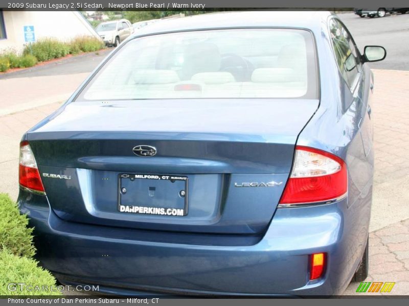 Newport Blue Pearl / Warm Ivory 2009 Subaru Legacy 2.5i Sedan